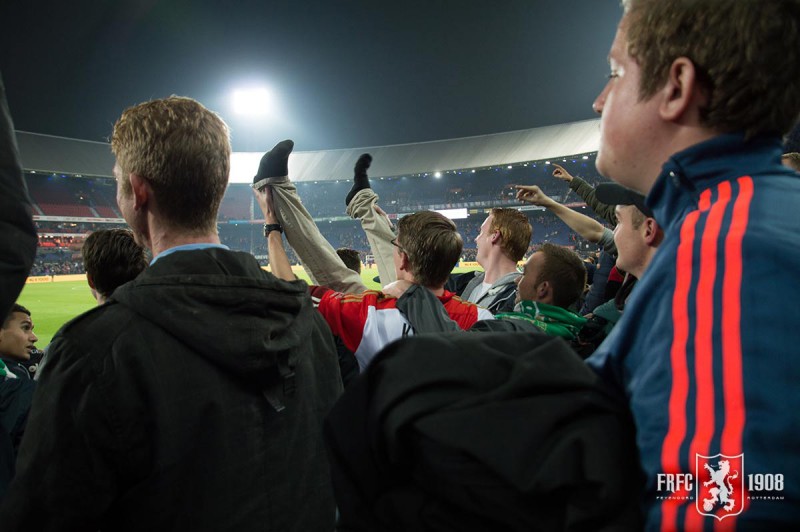 28 oktober 2015 - Feyenoord Ajax Bekerklassieker, Schoenen op het veld ole ole!