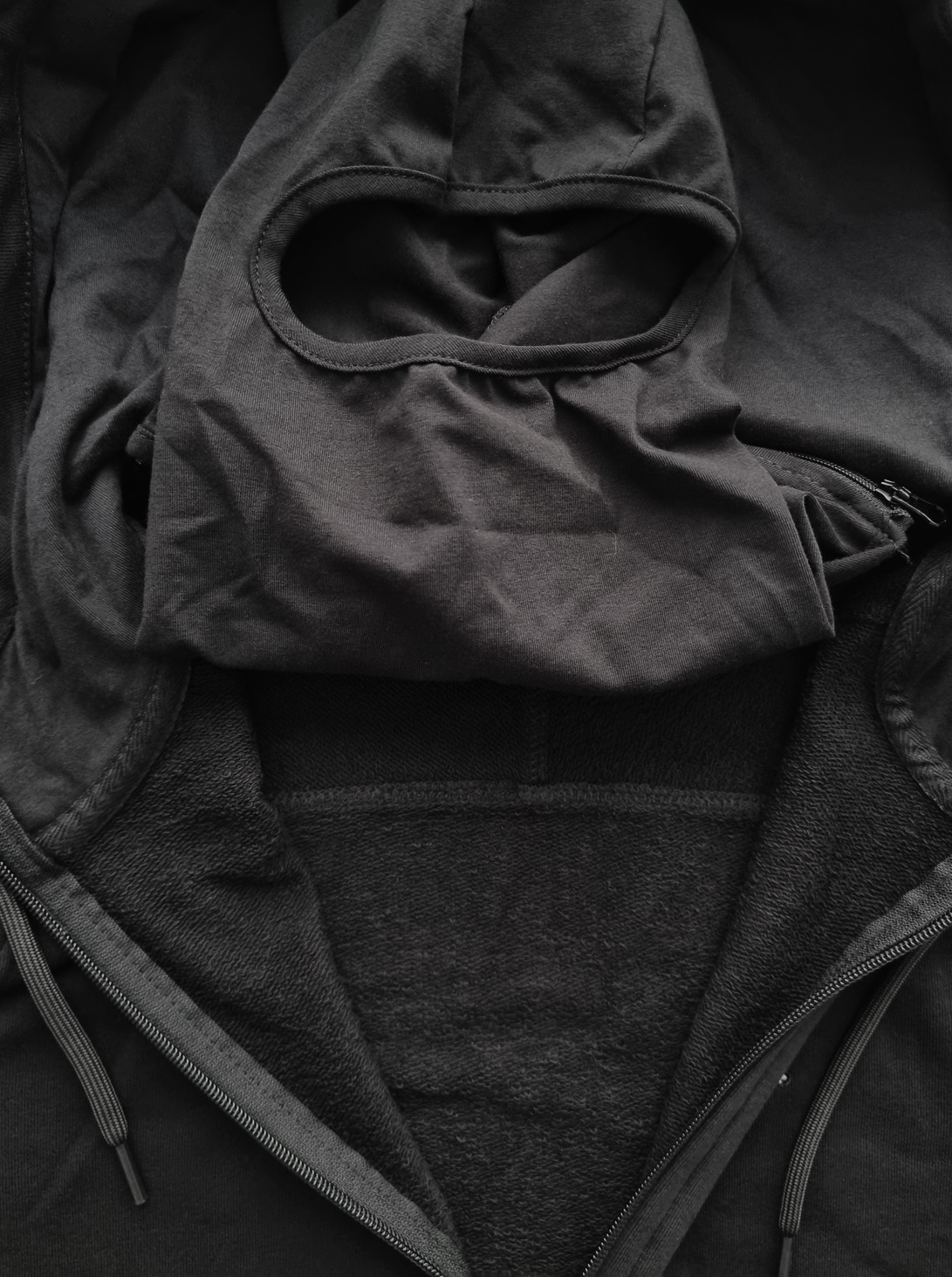 FRFC Ninja Vest - Voorkant Detail Bivakmuts